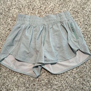 Lululemon Hotty Hot 4’ Shorts
